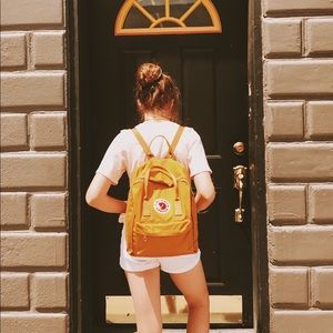 Meet your Posher, Scarlette